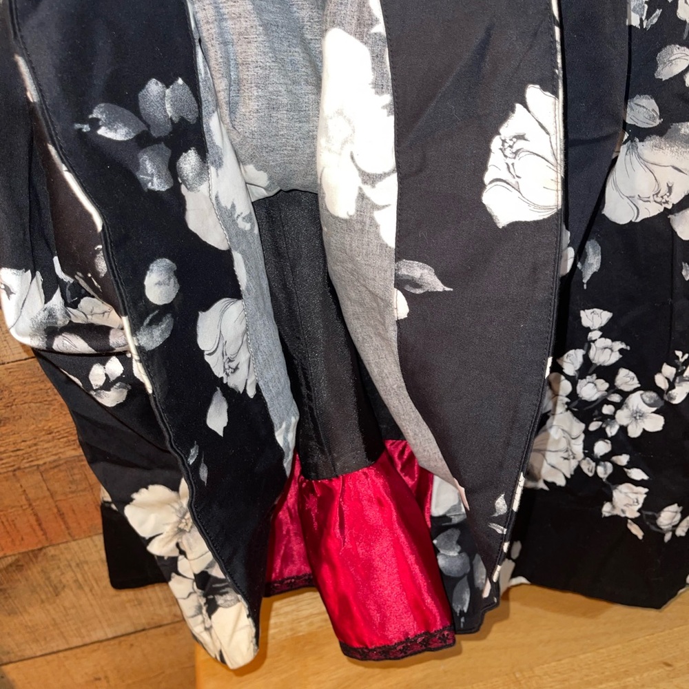 Floral Black and White Dress-Size 12 - Picture 5 of 10